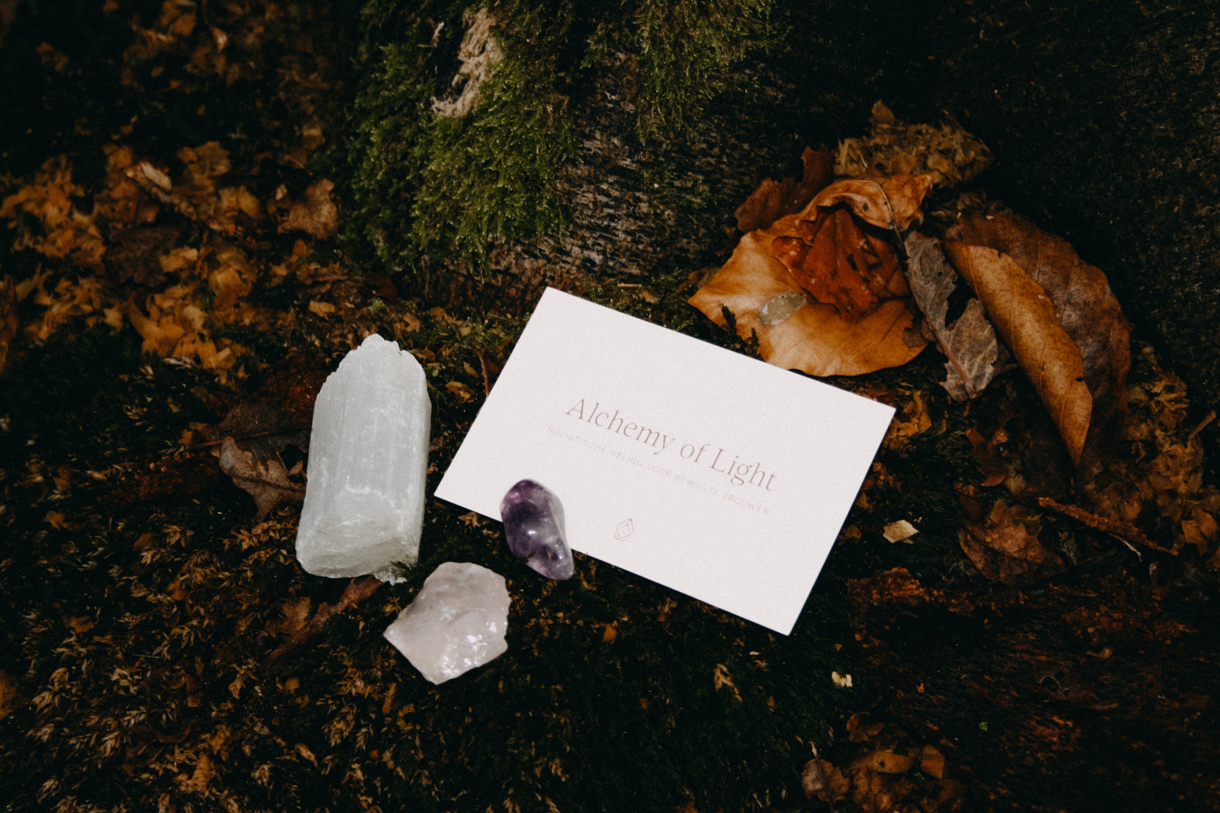 Edelstenen setje innerlijke rust met amethist, rozenkwarts en seleniet in linnen zakje – voor ontspanning en balans