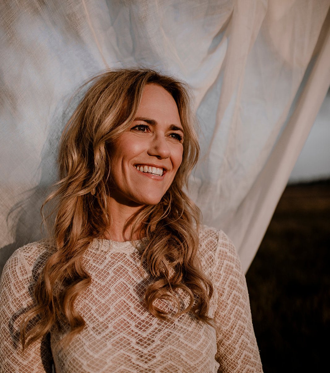 Nicole Pillhock-holistisch coach en healer bij Alchemy of Light, begeleidt vrouwen naar innerlijke groei en heling.